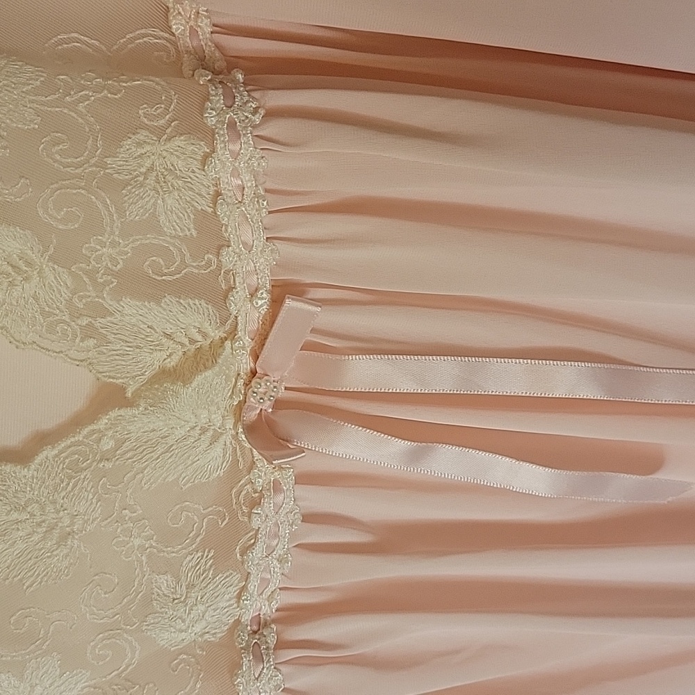 Vanity Fair Large Pink Nightgown Ivory Lace Short Sleeve Flowy - Picture 3 of 5